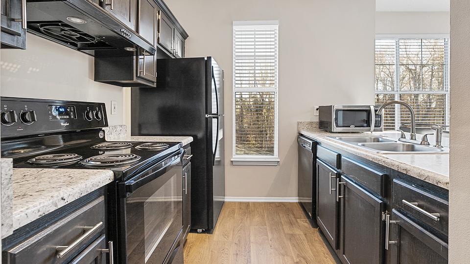 Rent Brassfield Park Apartments O302 in Greensboro, NC Landing